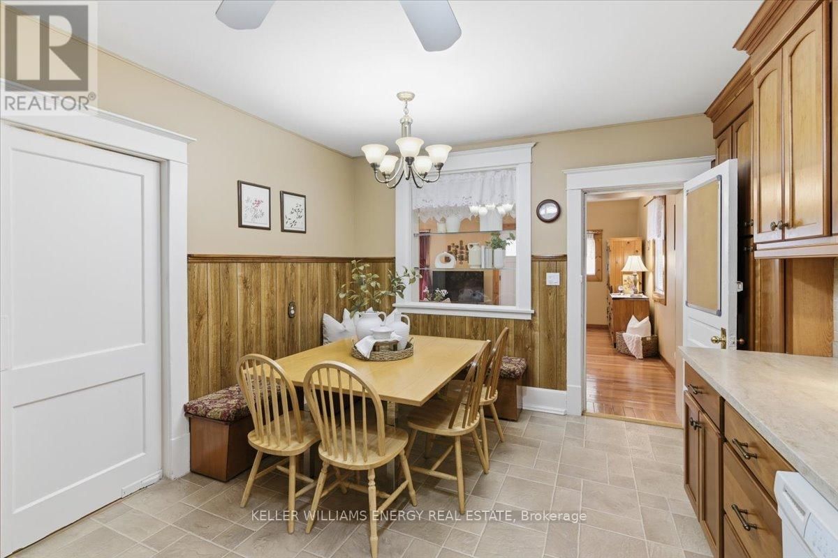 482 SIMCOE STREET NORTH Image 12