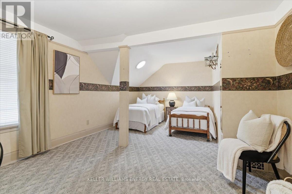 482 SIMCOE STREET NORTH Image 15