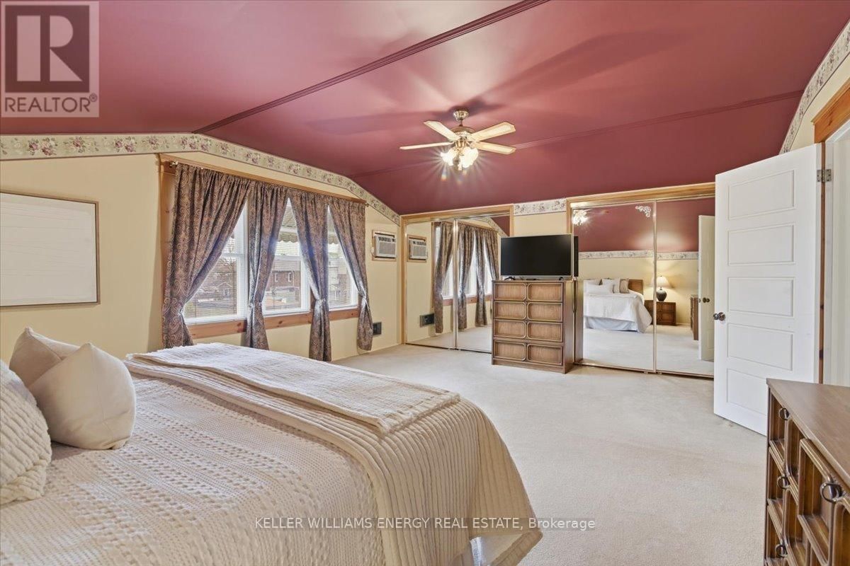 482 SIMCOE STREET NORTH Image 19