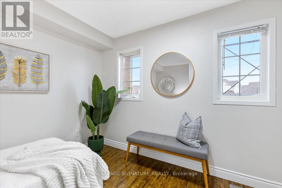 90 - 2 HEDGE END ROAD Image 20