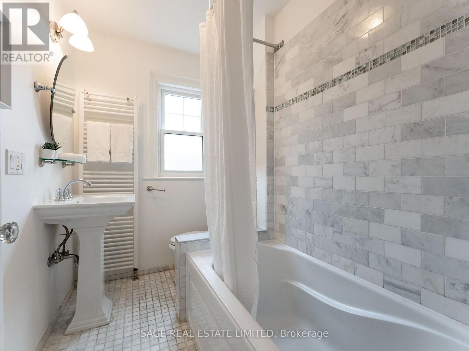 252 GLEN MANOR DRIVE WEST Image 27