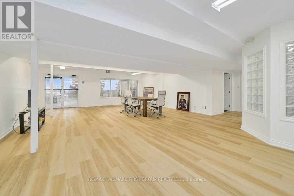 3020 BROCK STREET NORTH Image 14