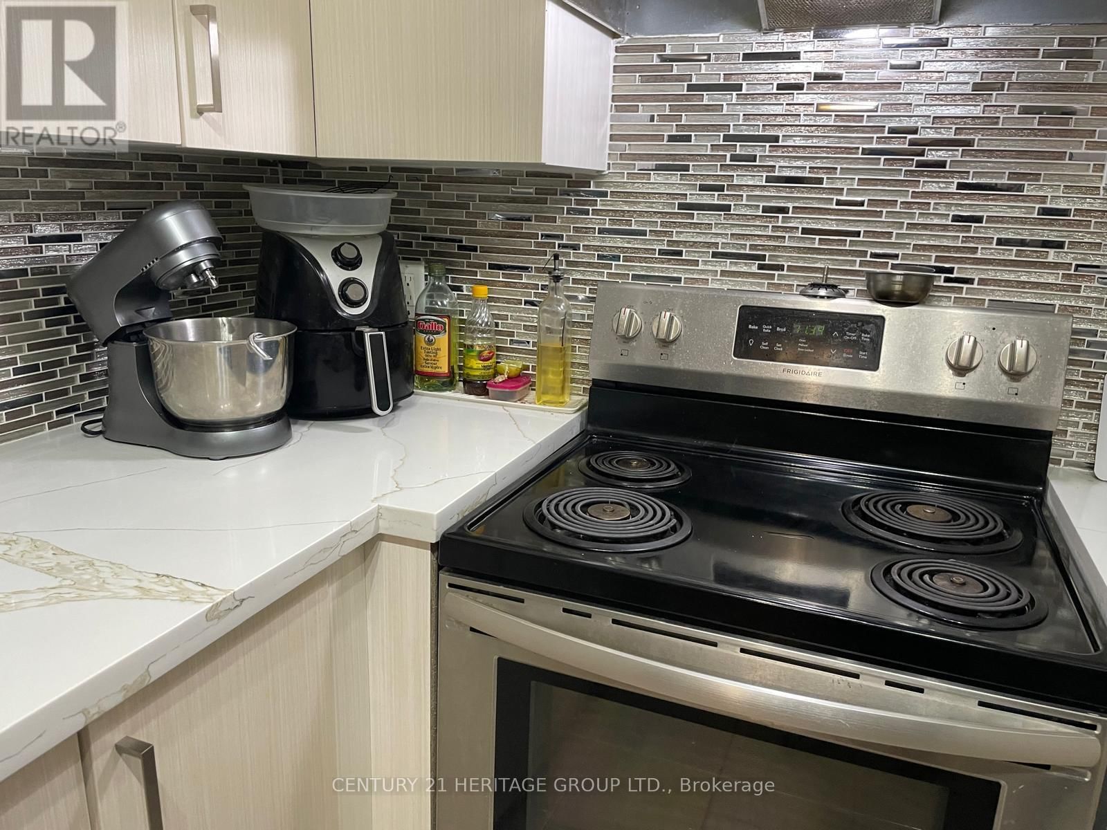 415 - 8 MONDEO DRIVE Image 27