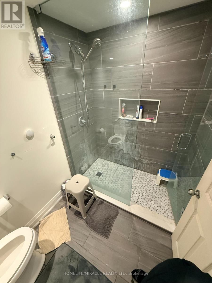 300 SYMINGTON COURT Image 36