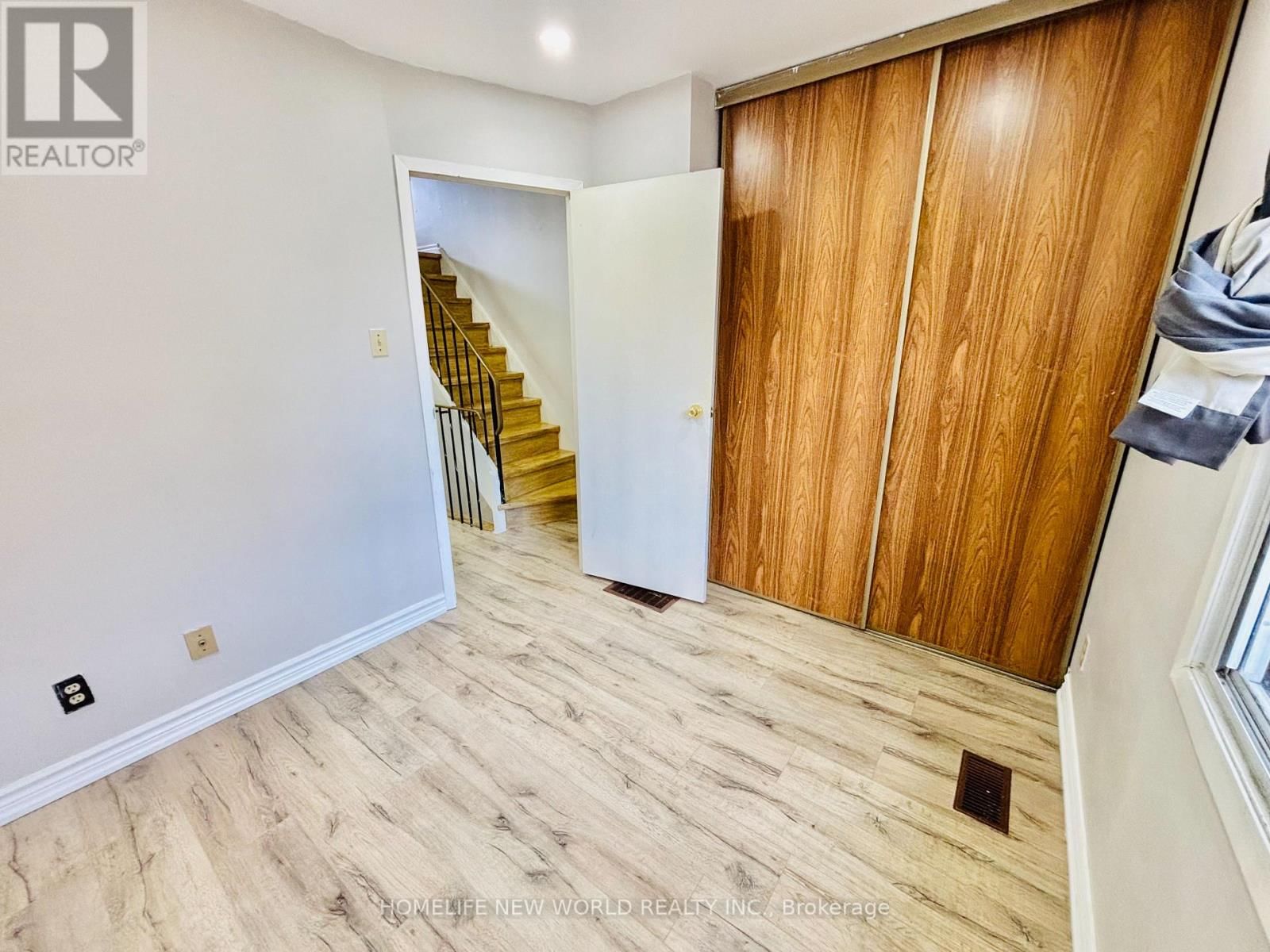 206 - 275 BROADVIEW AVENUE Image 10