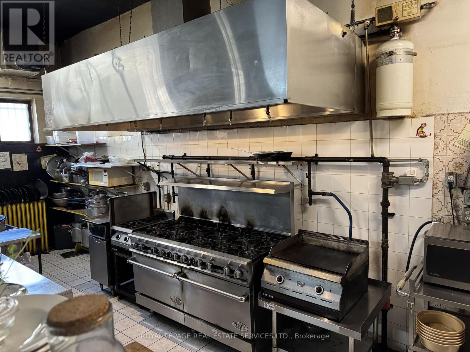 1448 DANFORTH AVENUE Image 15