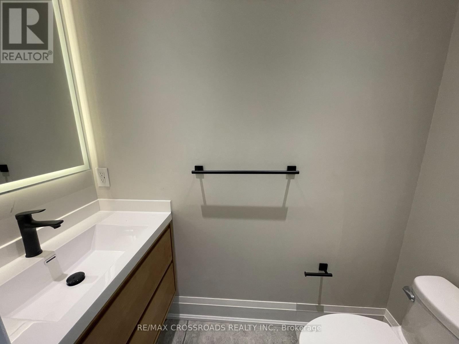 790 B MIDLAND AVENUE Image 11