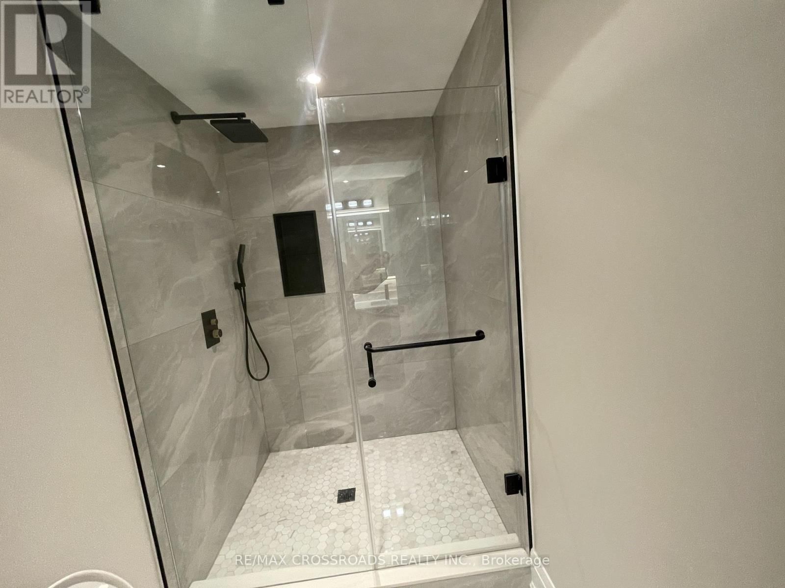 790 B MIDLAND AVENUE Image 26