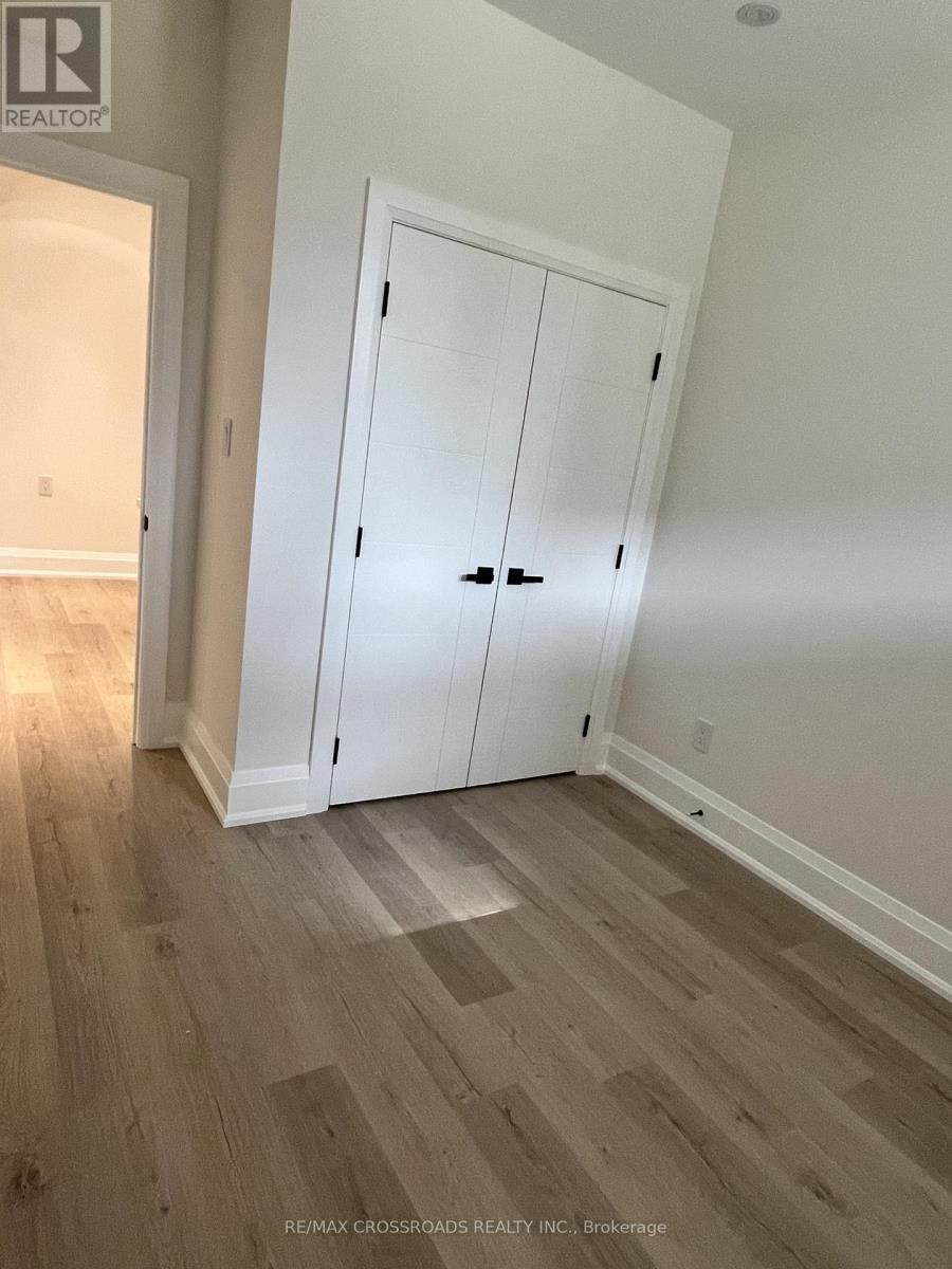 790 B MIDLAND AVENUE Image 30