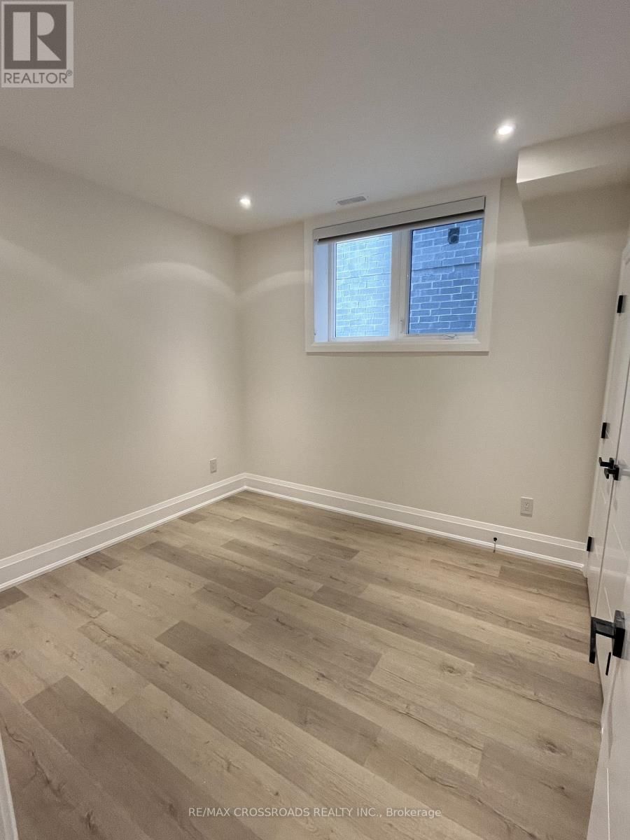 790 B MIDLAND AVENUE Image 31