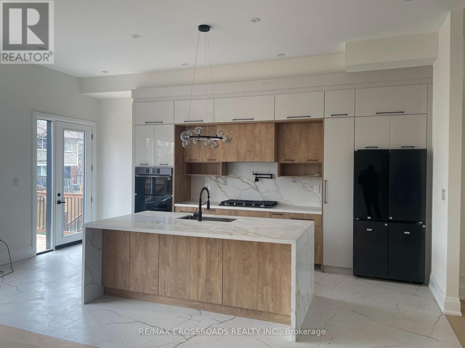 790 B MIDLAND AVENUE Image 8