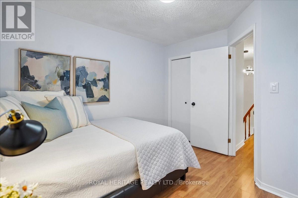 148 ADELE CRESCENT Image 18