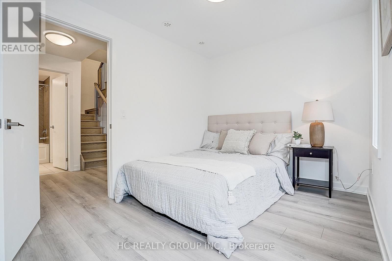 27 - 3079 PHARMACY AVENUE Image 19