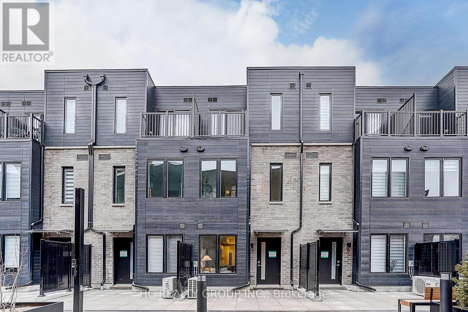 27 - 3079 PHARMACY AVENUE Image 3