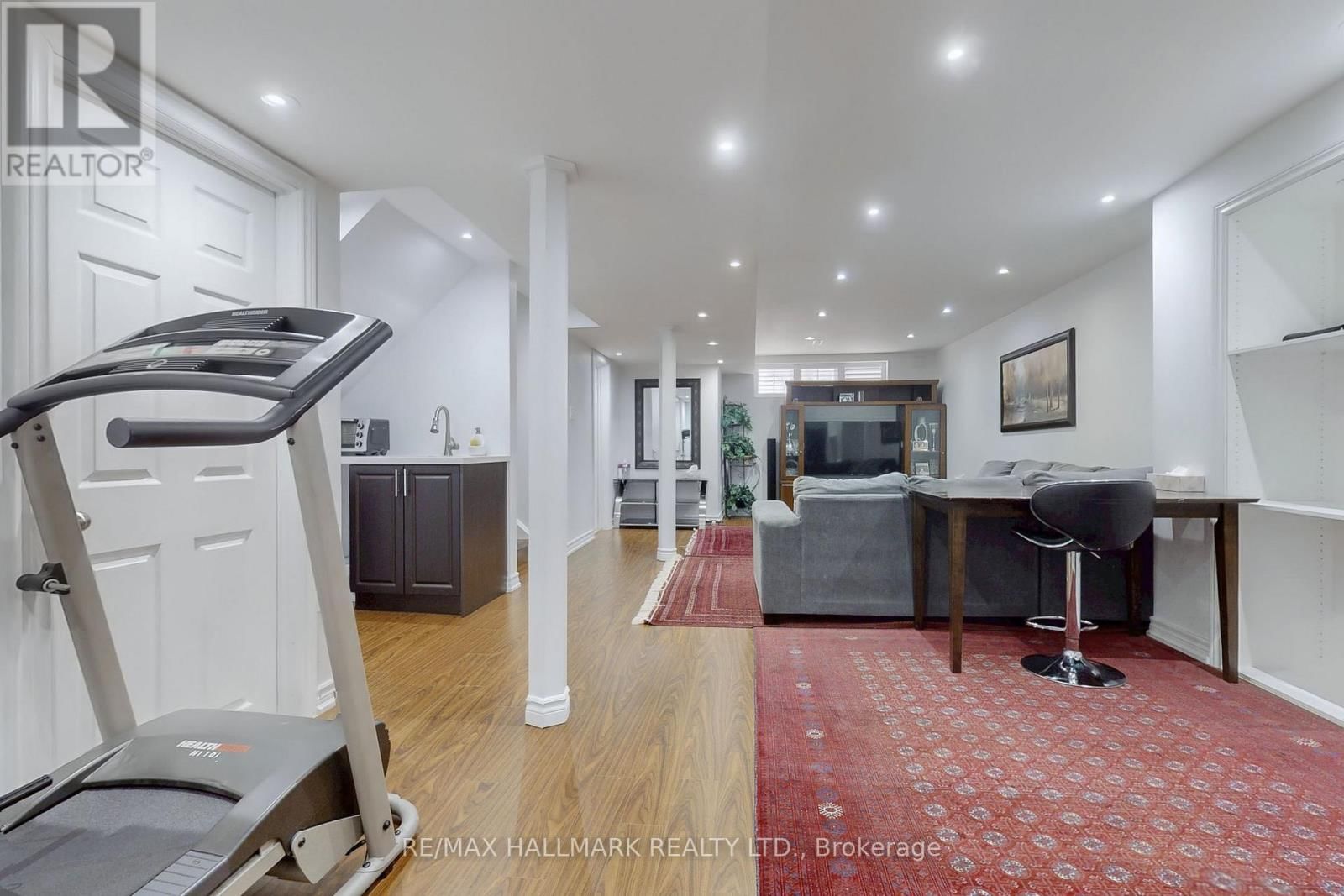 6 BLYTHEWAY GATE Image 40