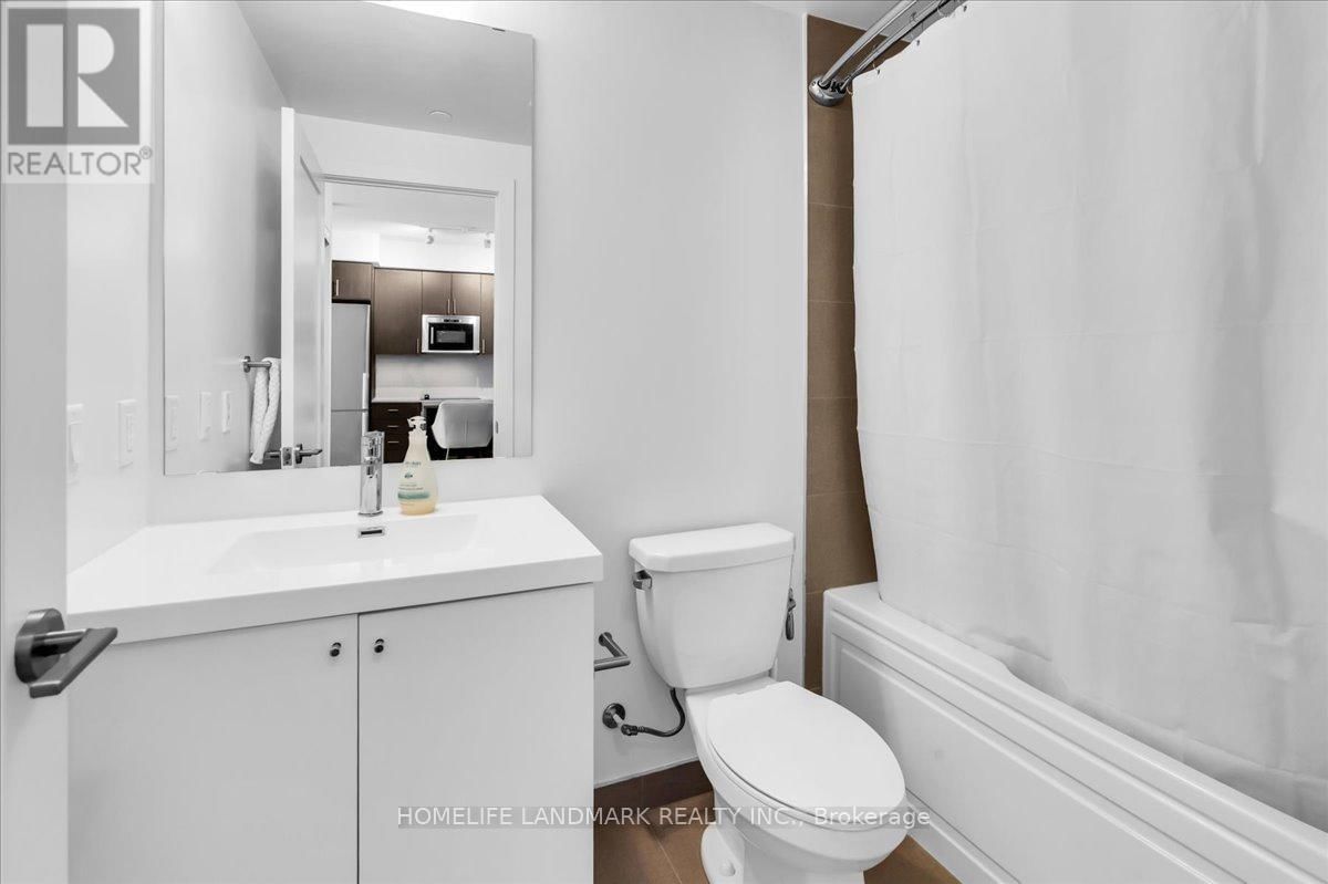 2011 - 2550 SIMCOE STREET NORTH Image 18