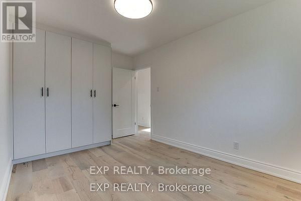 Main - 16 STEPHENFRANK ROAD Image 21