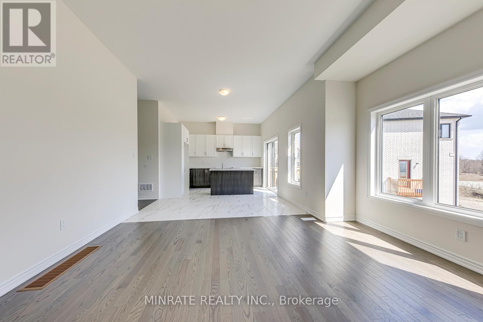 679 CATALINA MANOR Image 15