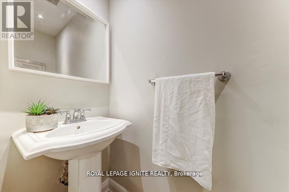 26 HALFMOON SQUARE Image 12