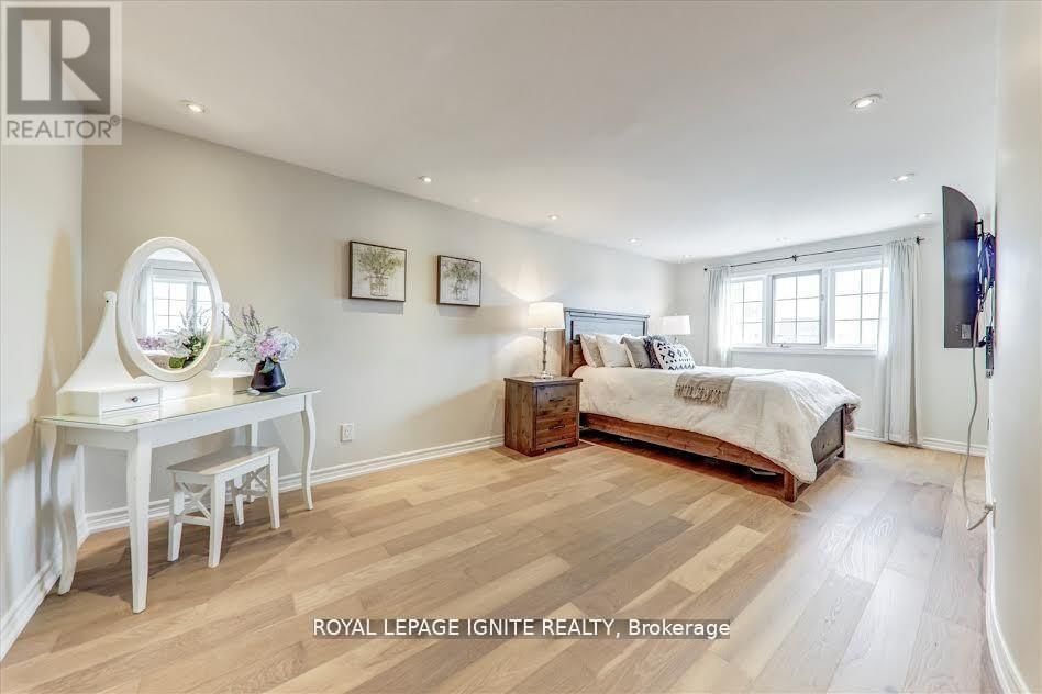 26 HALFMOON SQUARE Image 14