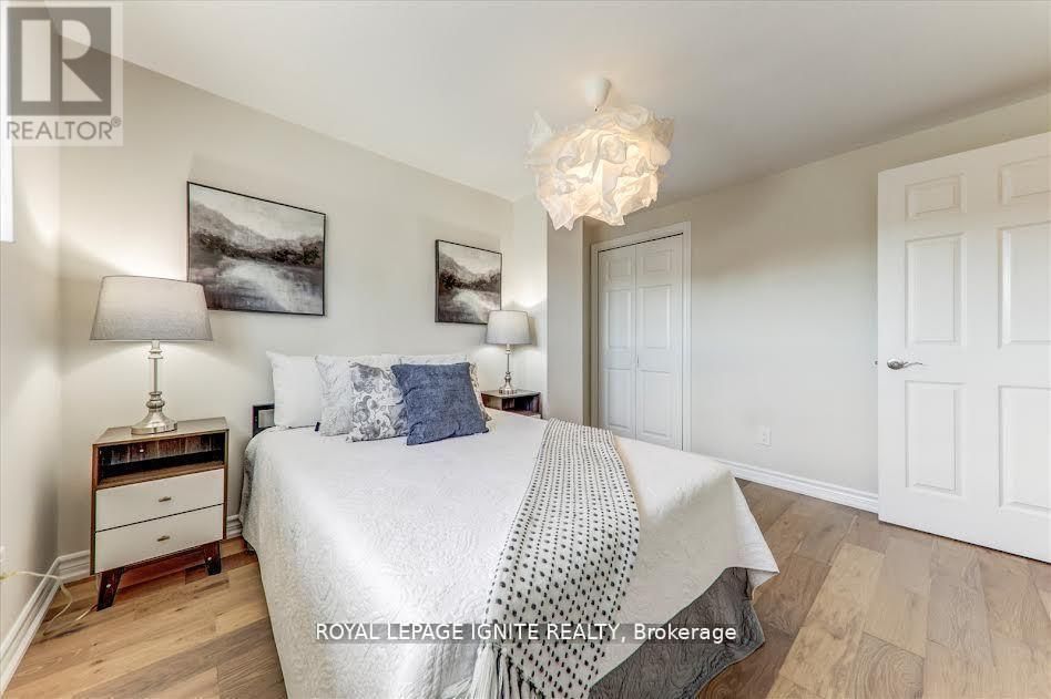 26 HALFMOON SQUARE Image 20