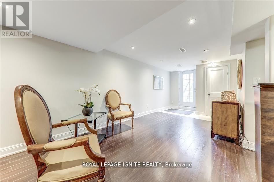 26 HALFMOON SQUARE Image 23