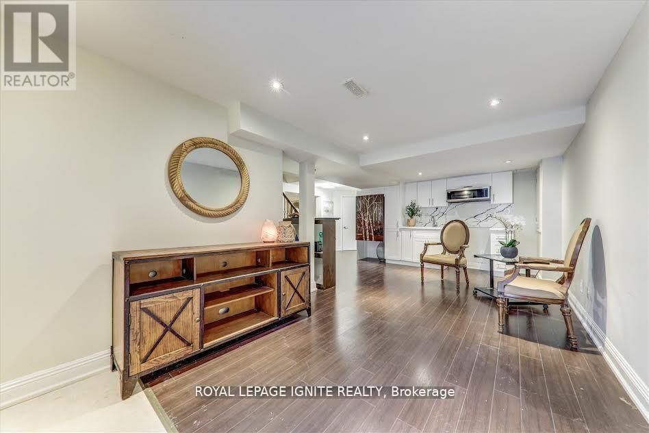 26 HALFMOON SQUARE Image 24