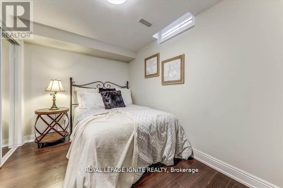 26 HALFMOON SQUARE Image 28