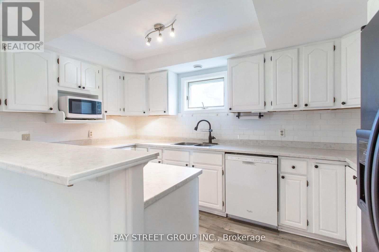 568 VIEW LAKE ROAD Image 13