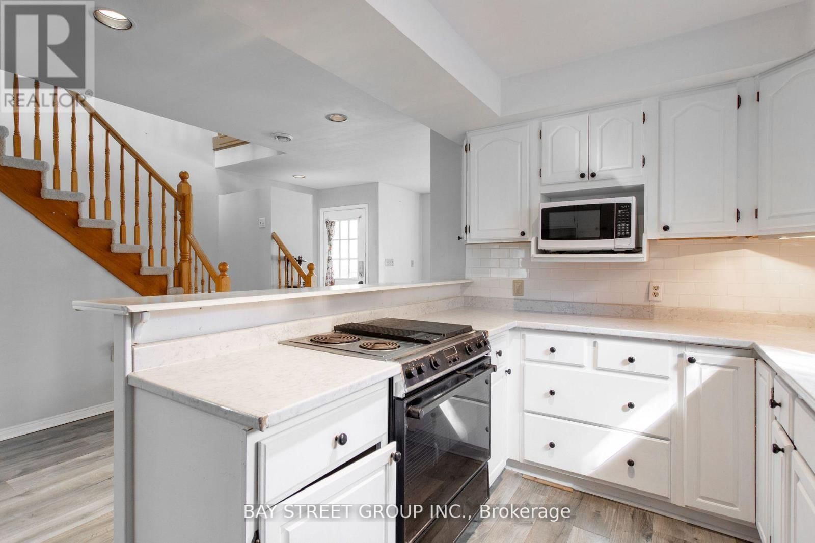 568 VIEW LAKE ROAD Image 14