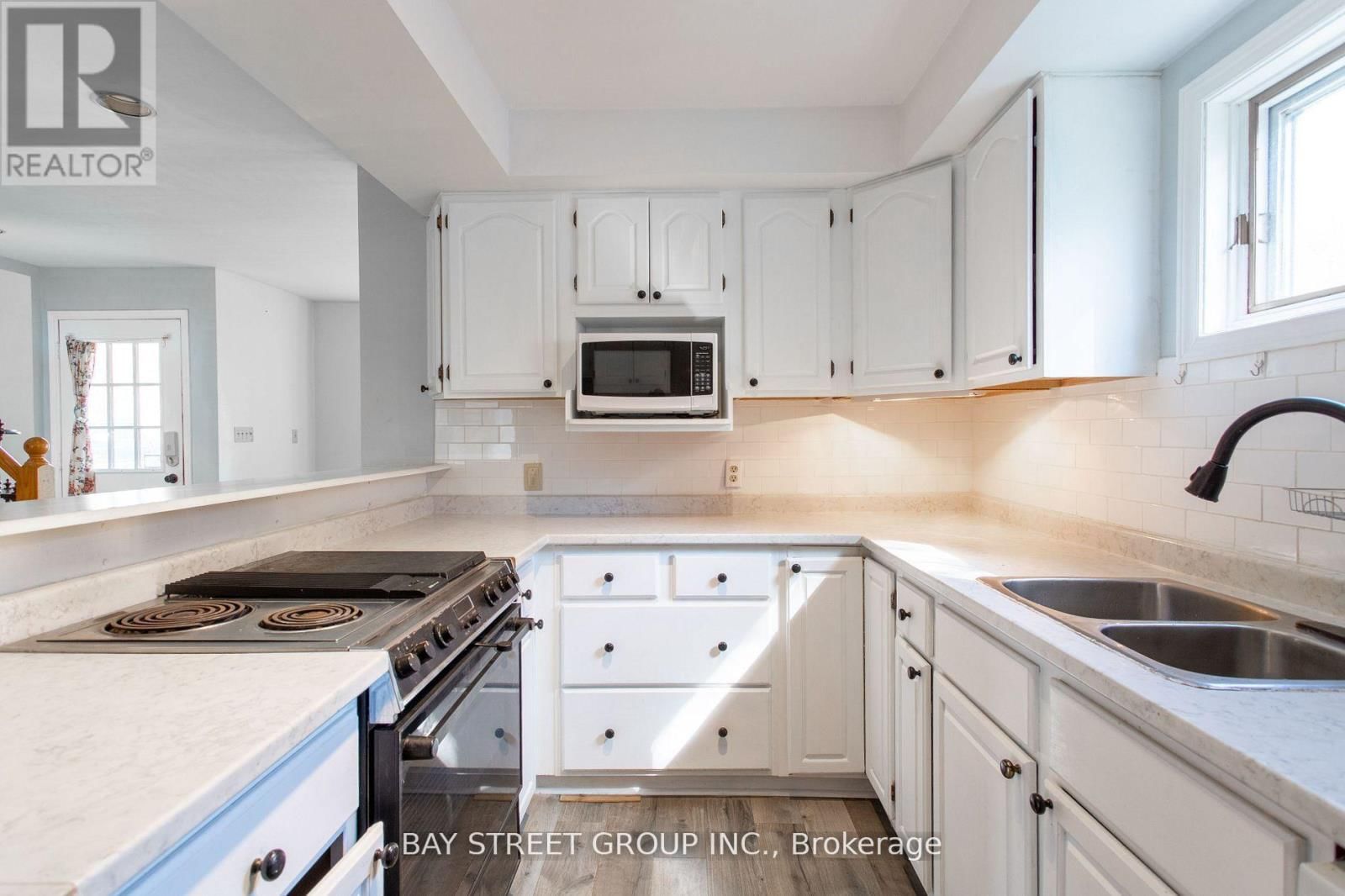 568 VIEW LAKE ROAD Image 15