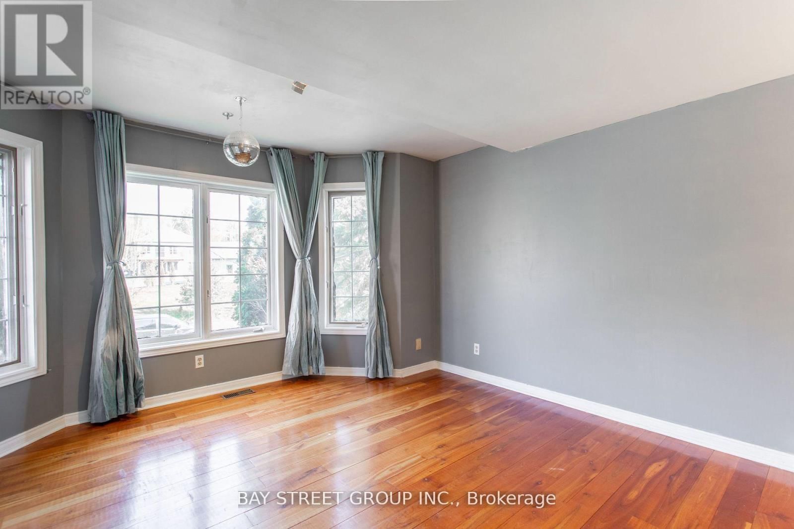 568 VIEW LAKE ROAD Image 28