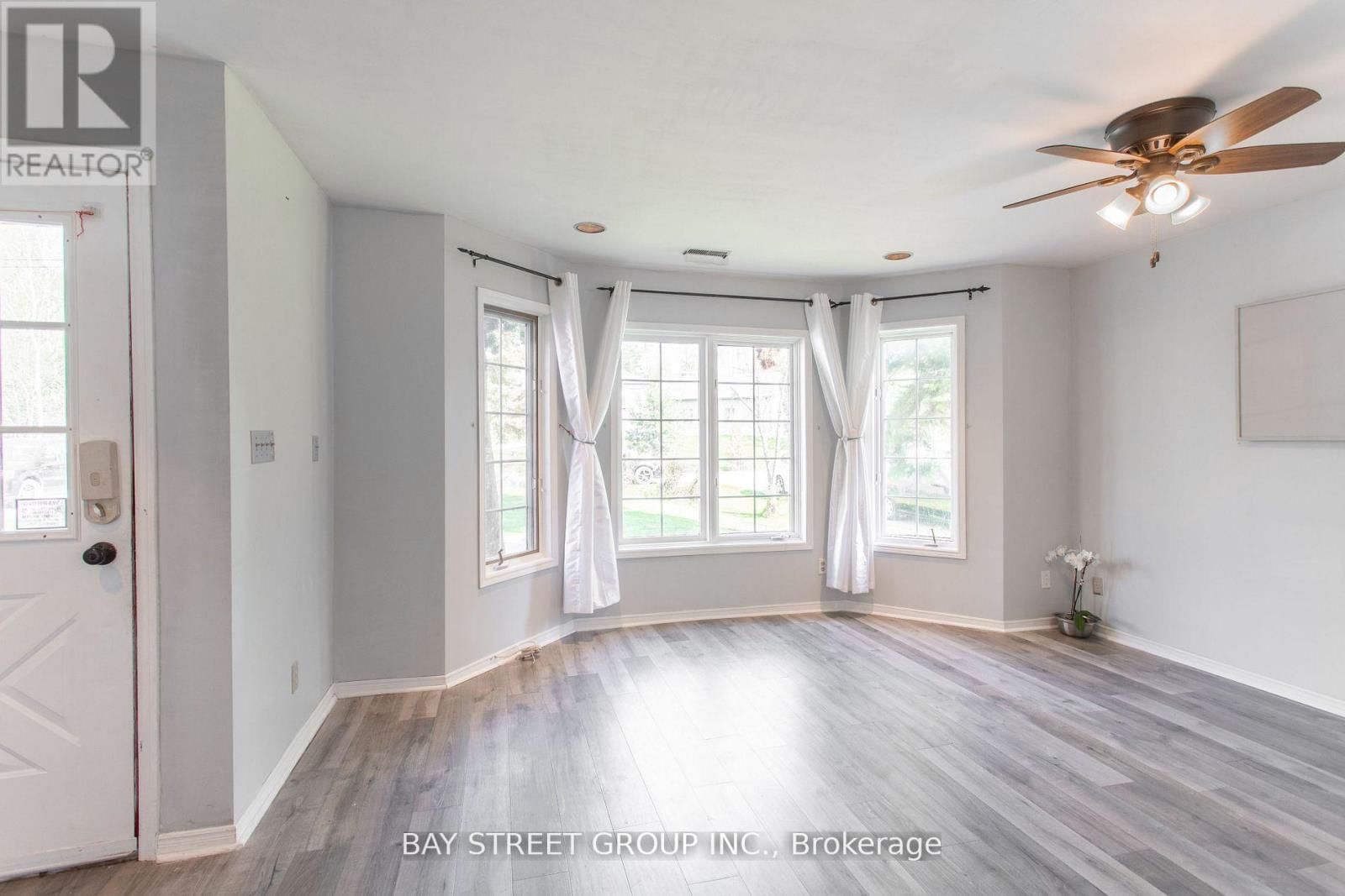 568 VIEW LAKE ROAD Image 8