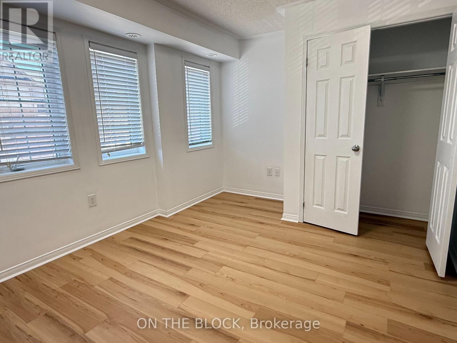 2530 ROSEDROP PATH Image 27