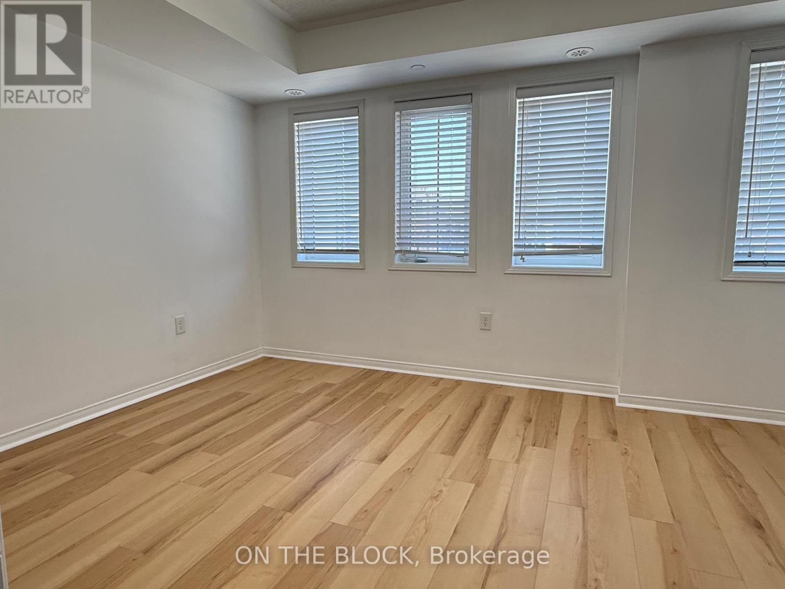 2530 ROSEDROP PATH Image 29