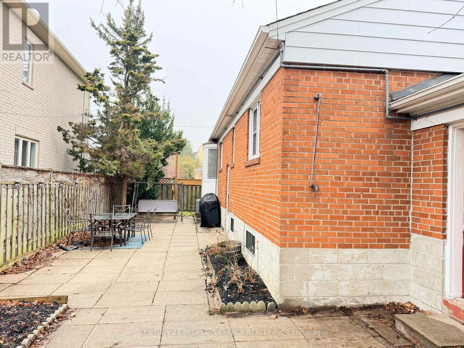 172 ALLANFORD ROAD Image 36