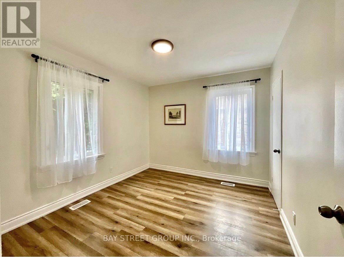 Main Floor - 37 BAYARD AVENUE Image 10