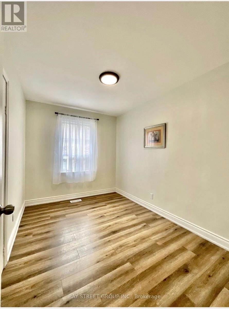 Main Floor - 37 BAYARD AVENUE Image 11