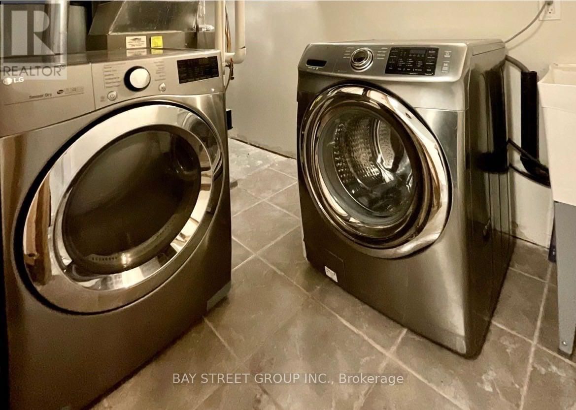 Main Floor - 37 BAYARD AVENUE Image 13