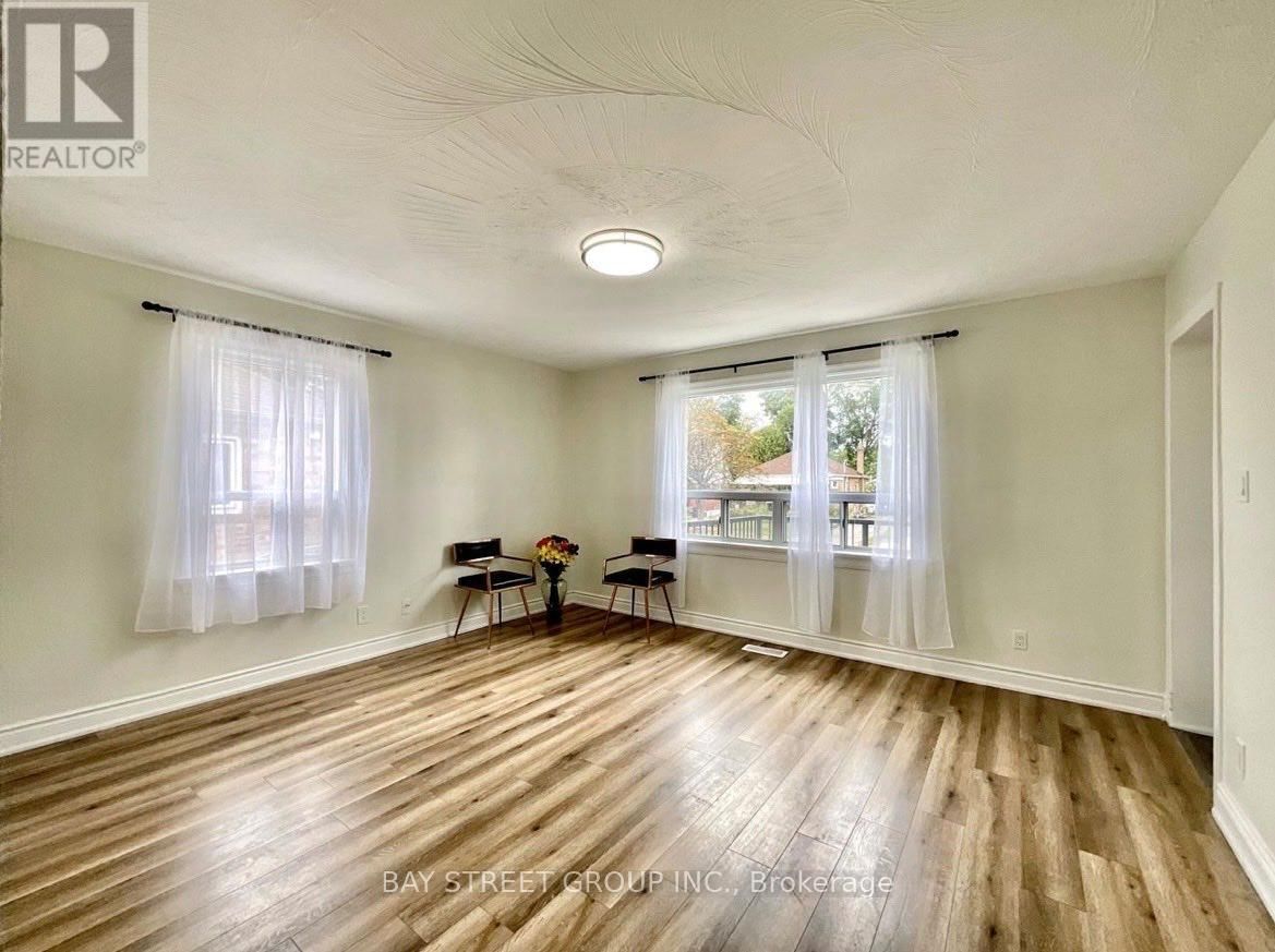 Main Floor - 37 BAYARD AVENUE Image 7