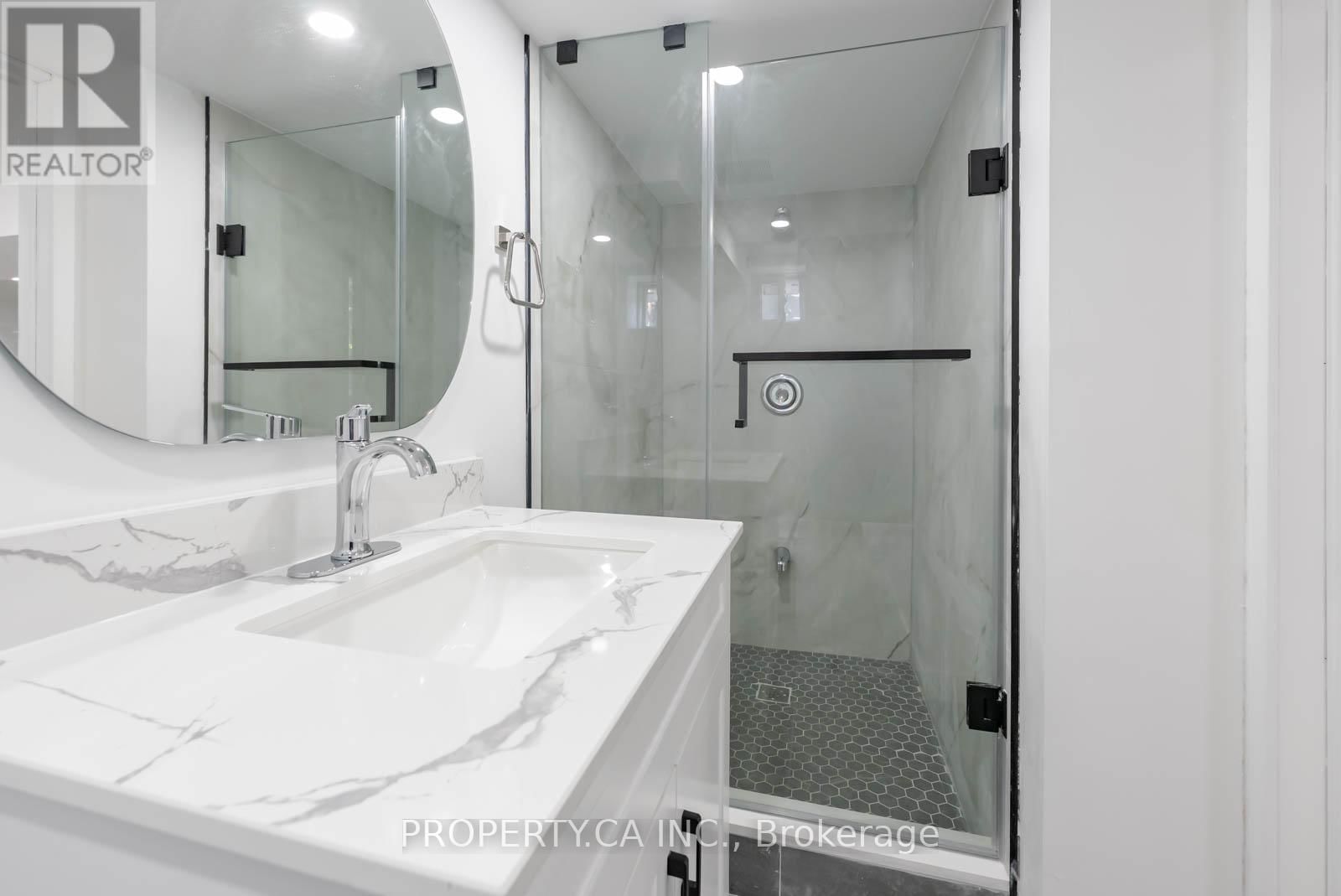 Bsmnt A - 15 RIANT STREET Image 10