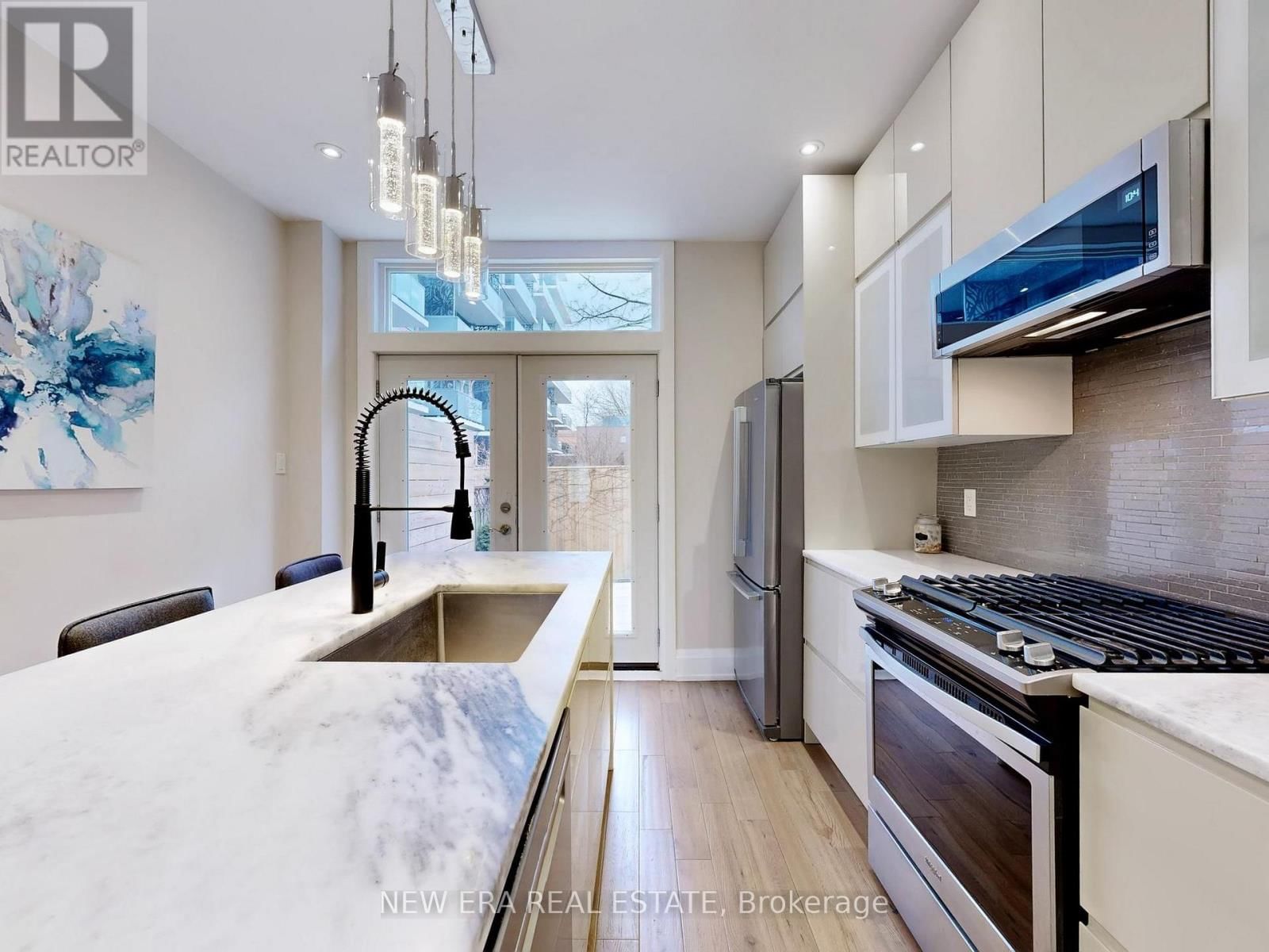 75 LAING STREET Image 12