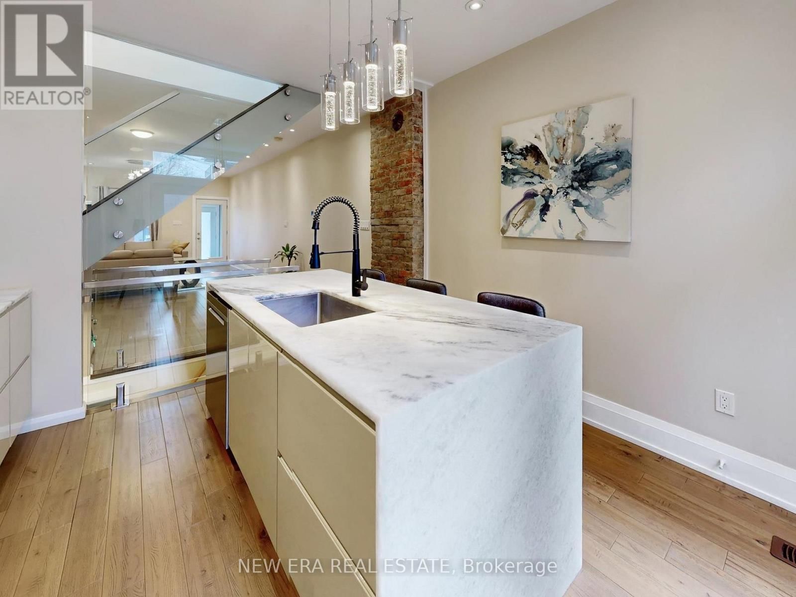 75 LAING STREET Image 15