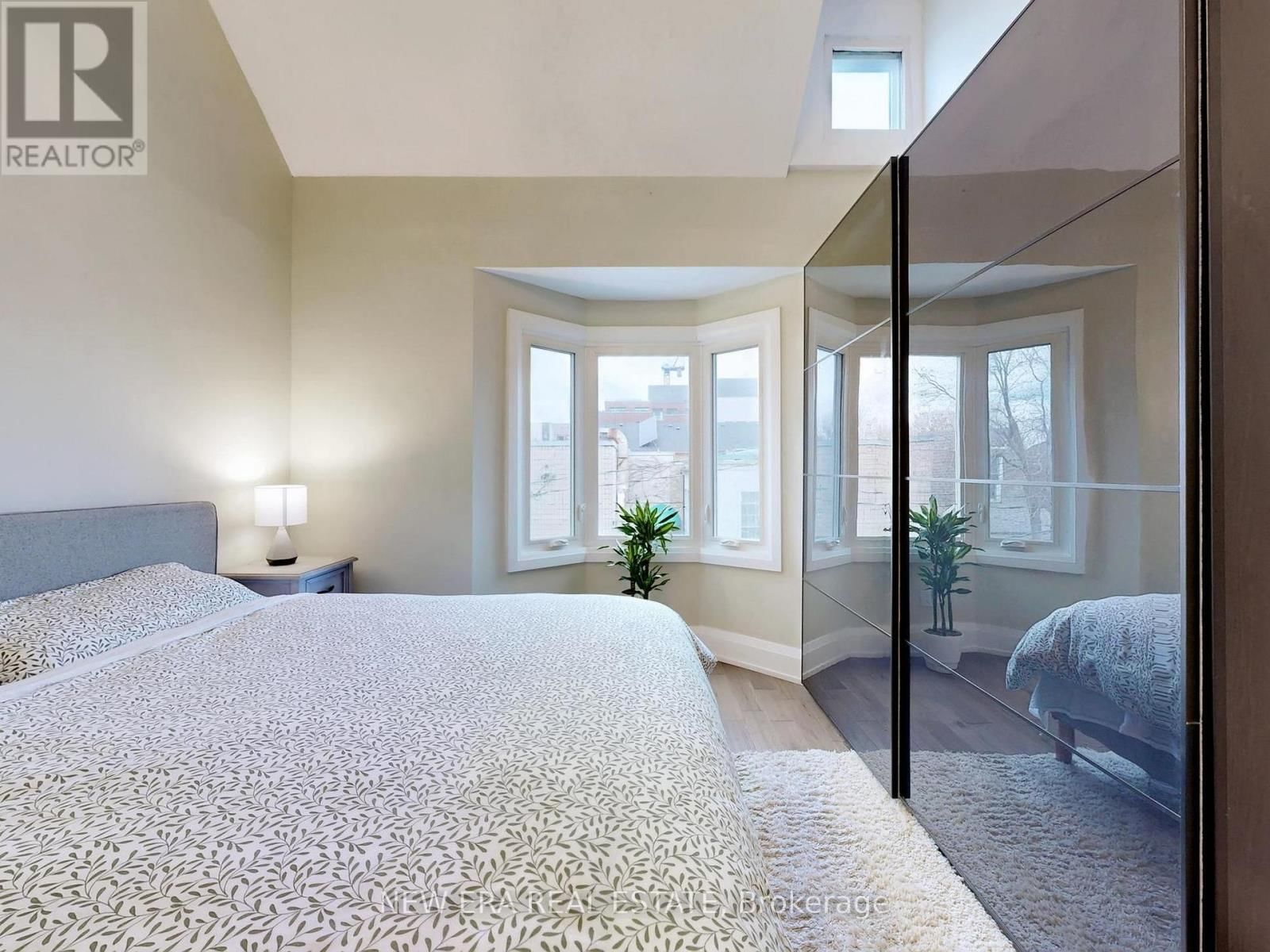 75 LAING STREET Image 18