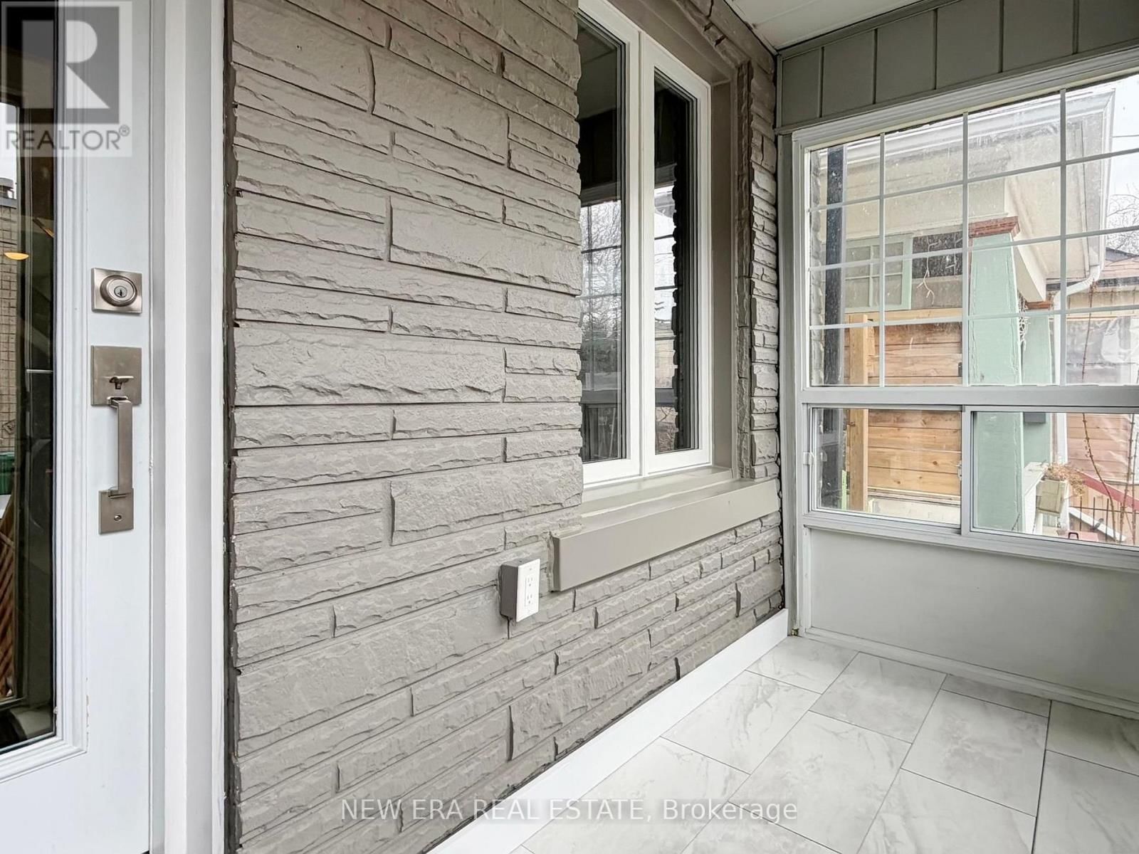 75 LAING STREET Image 2