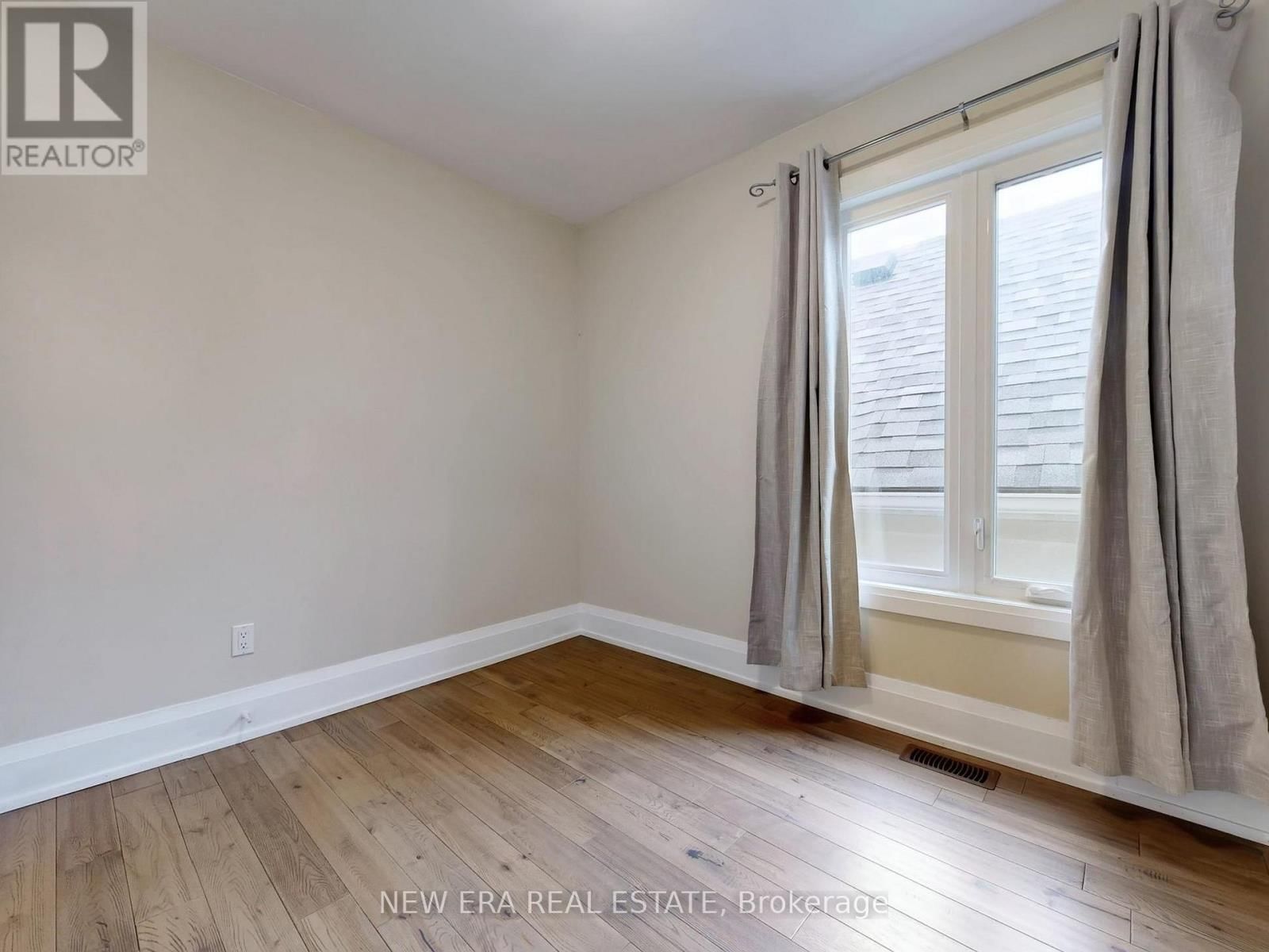 75 LAING STREET Image 22