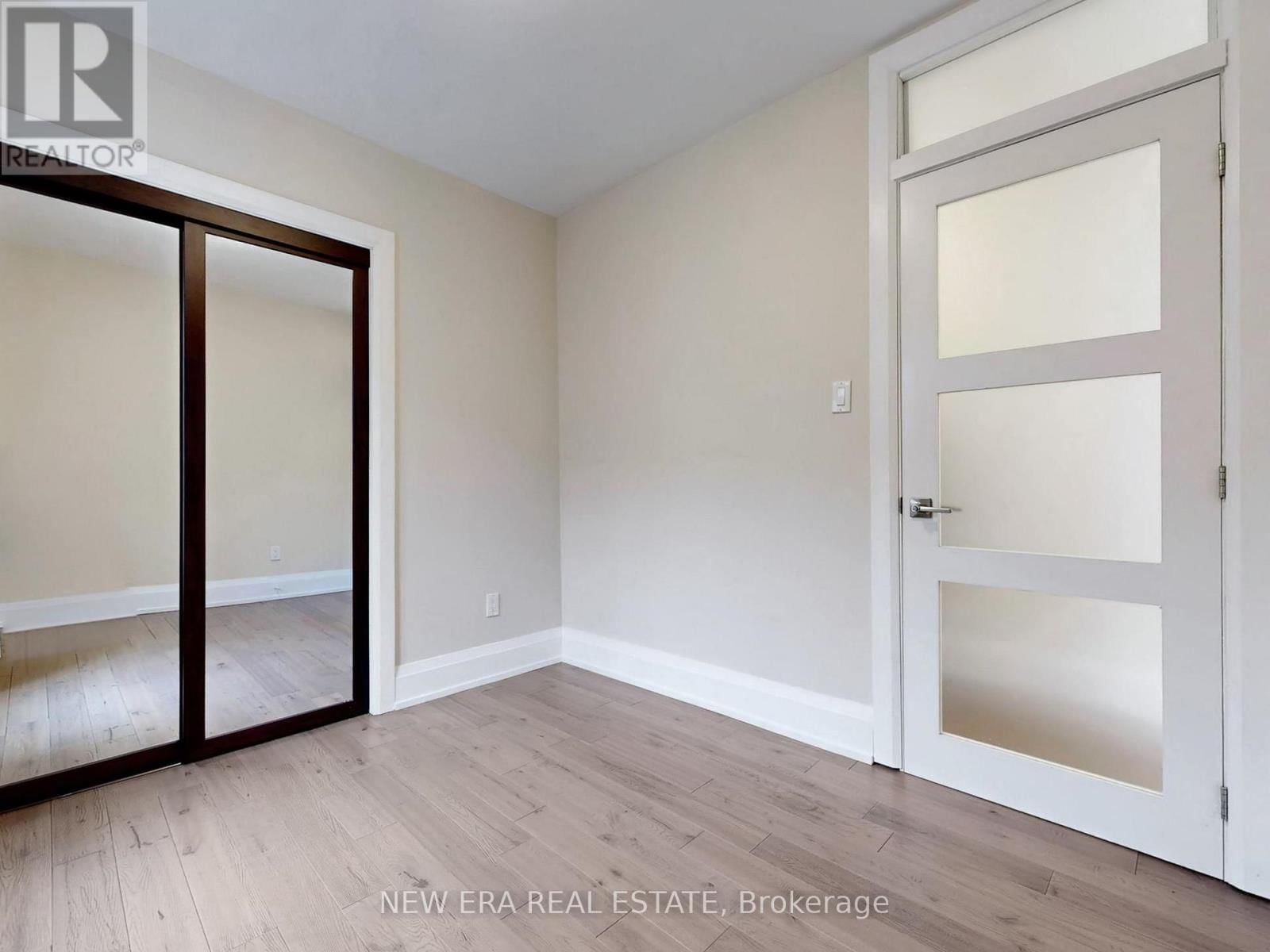 75 LAING STREET Image 23