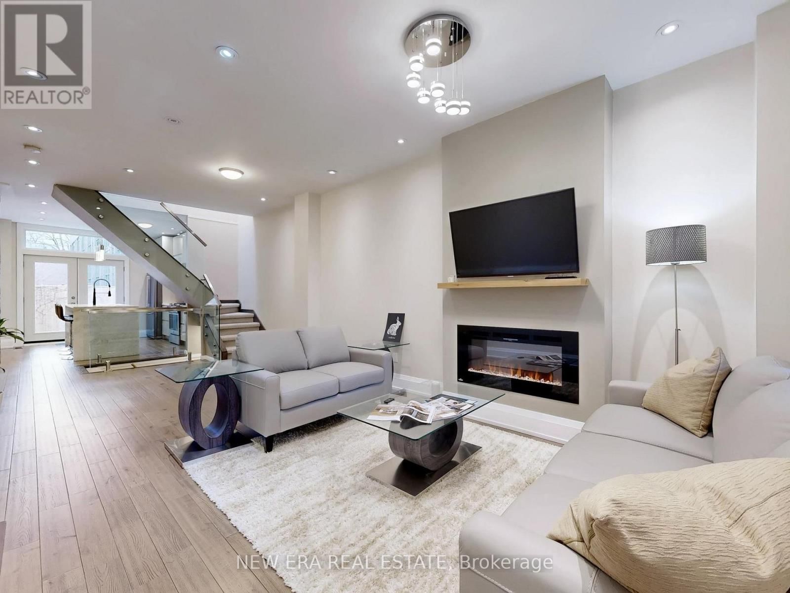 75 LAING STREET Image 5