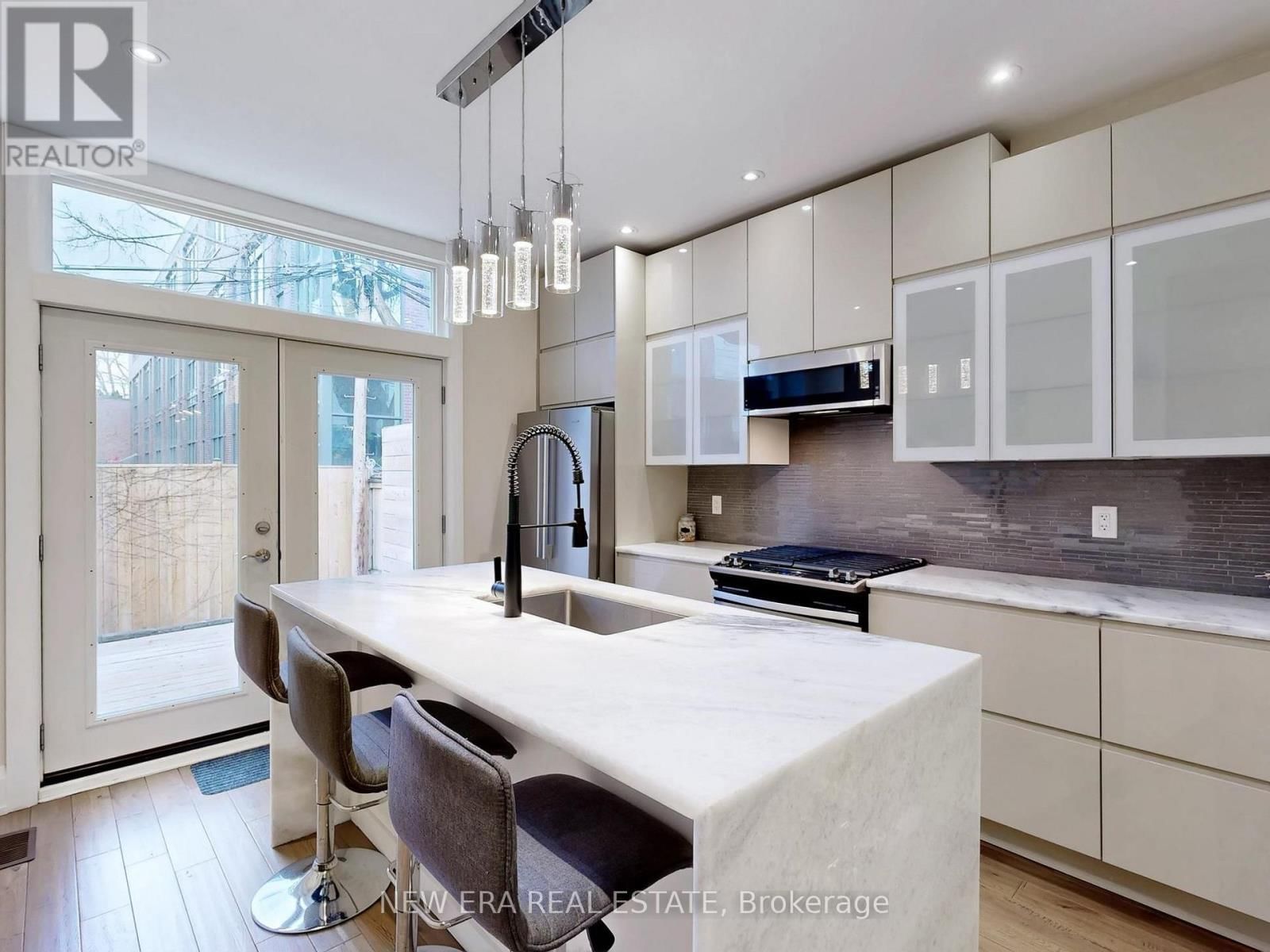 75 LAING STREET Image 9