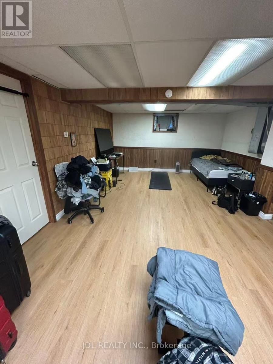 28 HARRINGAY CRESCENT Image 8